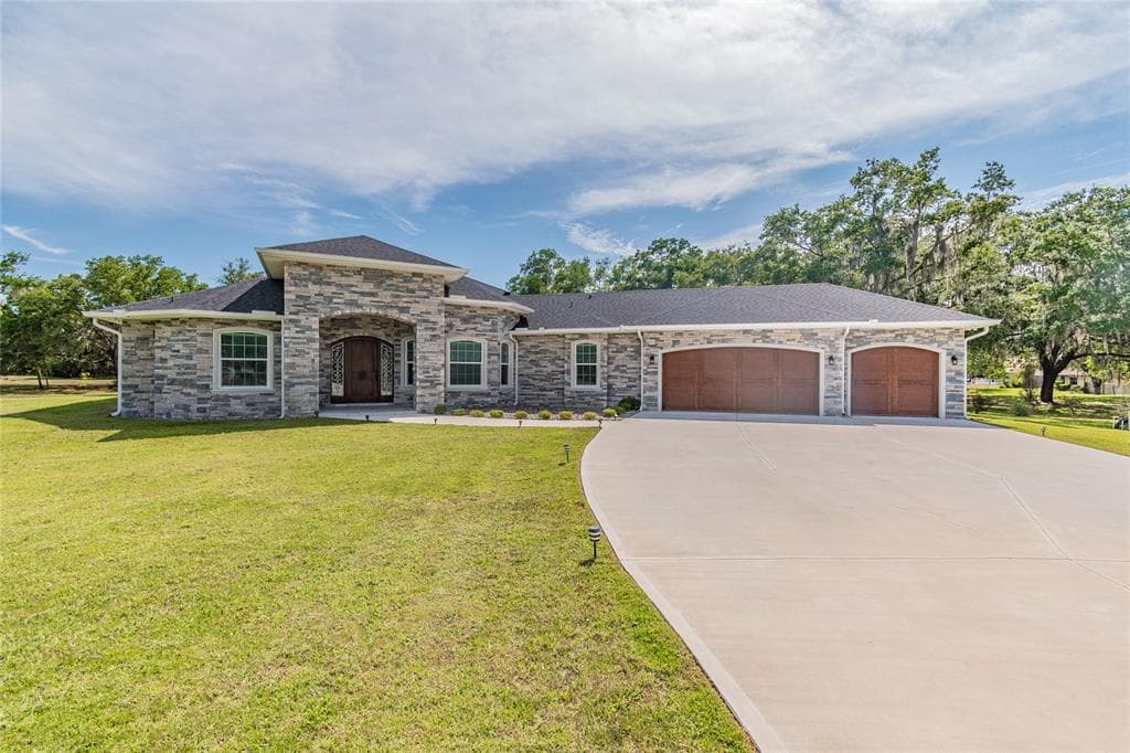 6801 LUANA LANE