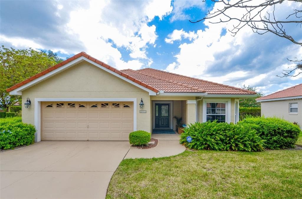 215 LAKE REGION BOULEVARD S WINTER HAVEN, FL 33881