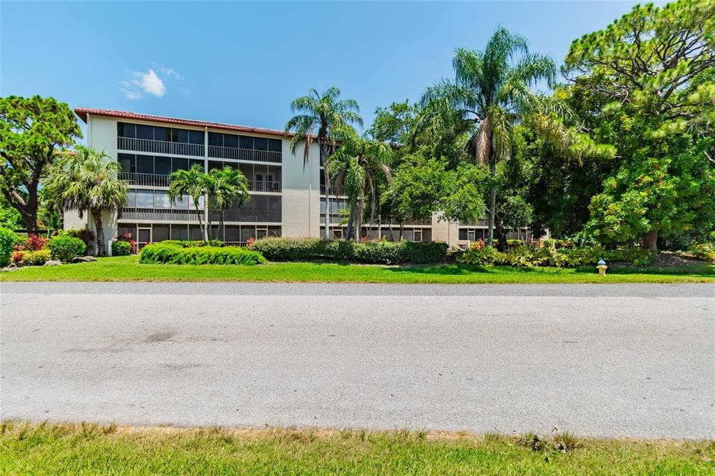 7500 40TH AVENUE W UNIT 407 BRADENTON, FL 34209