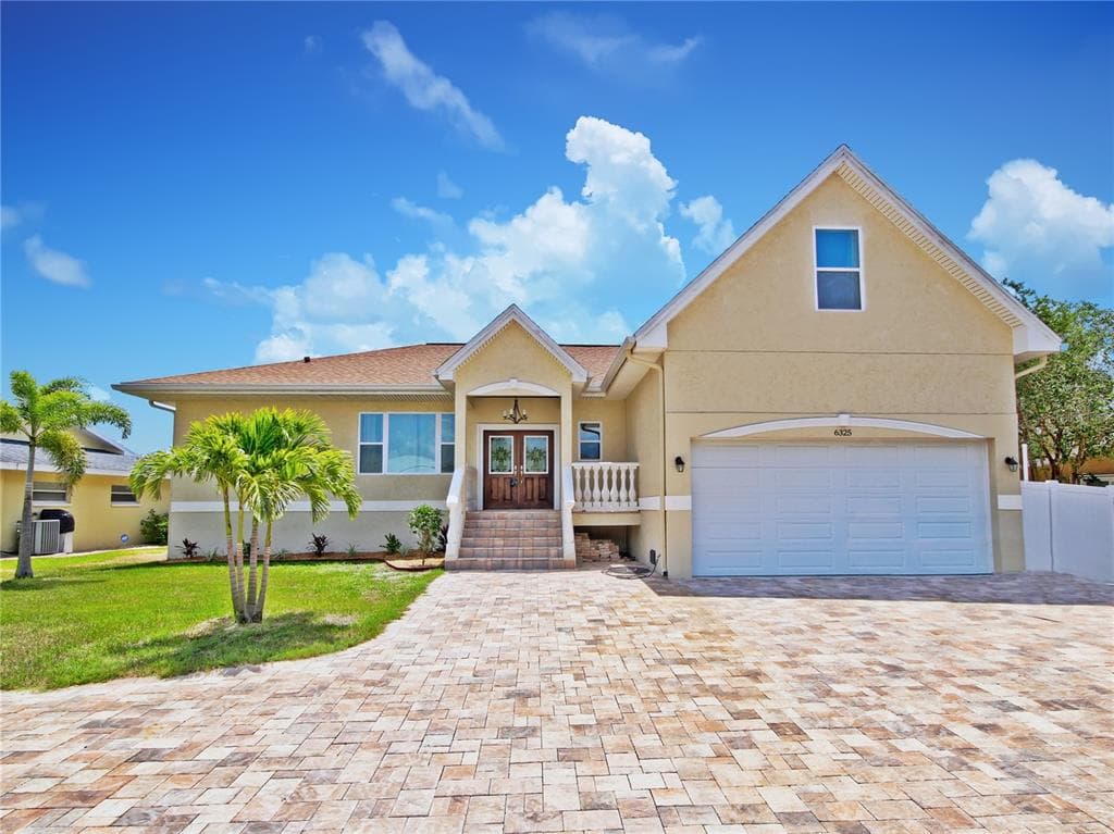 6325 WISTERIA LANE APOLLO BEACH, FL 33572