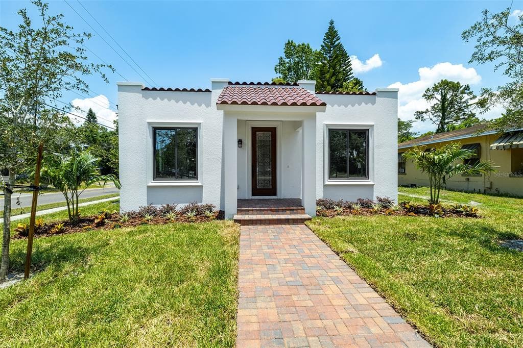 615 W NORTH BAY TAMPA, FL 33603