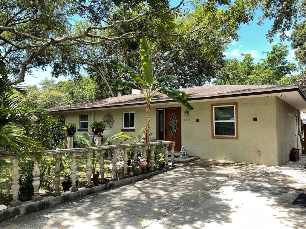 5120 RENA STREET N ST PETERSBURG, FL 33709