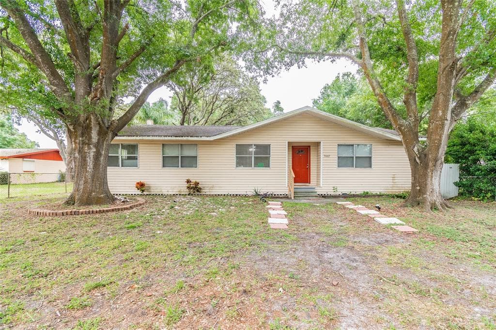 7007 CENTER CREEK DRIVE TAMPA, FL 33615