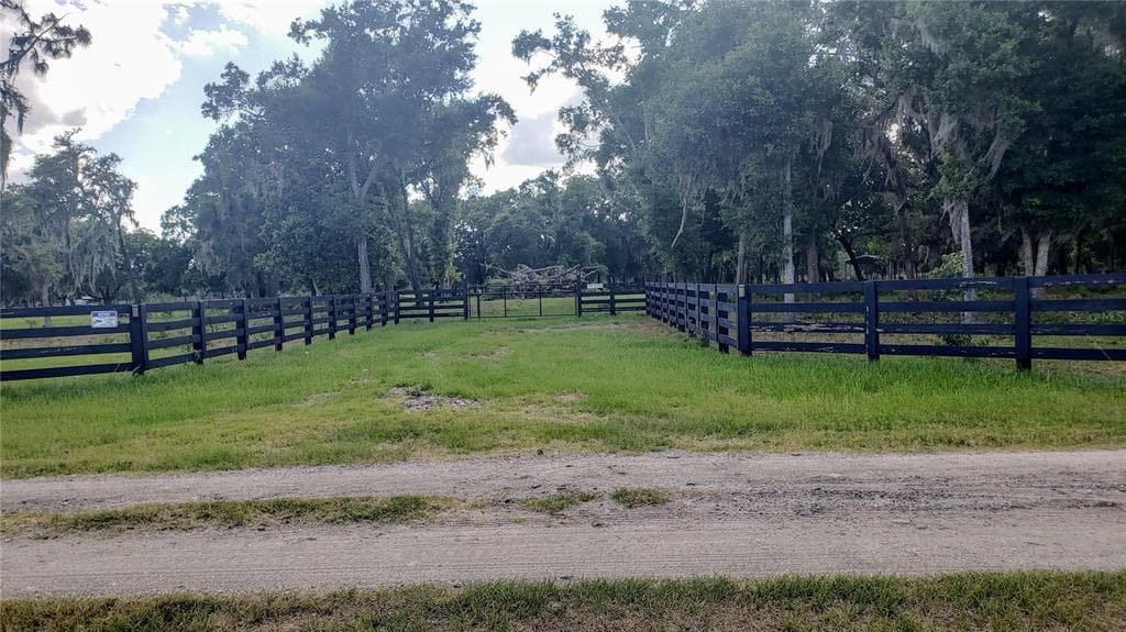 5319 BOB SMITH AVENUE PLANT CITY, FL 33565