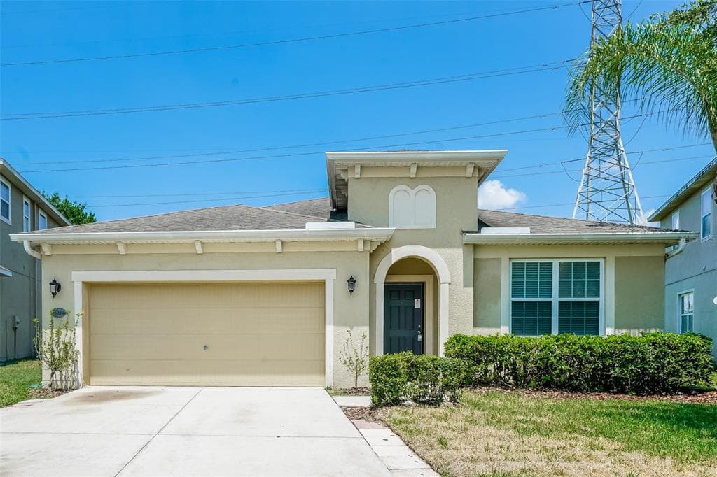 7912 CAMDEN WOODS DRIVE TAMPA, FL 33619