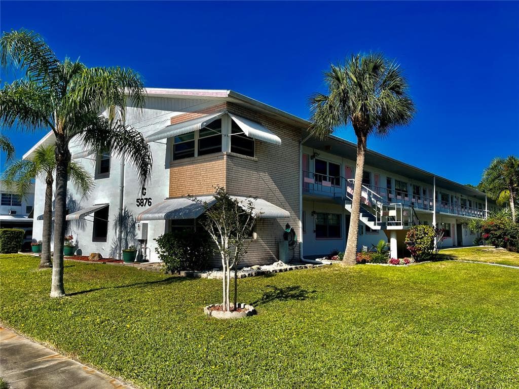 5876 21ST STREET N UNIT 19 ST PETERSBURG, FL 33714