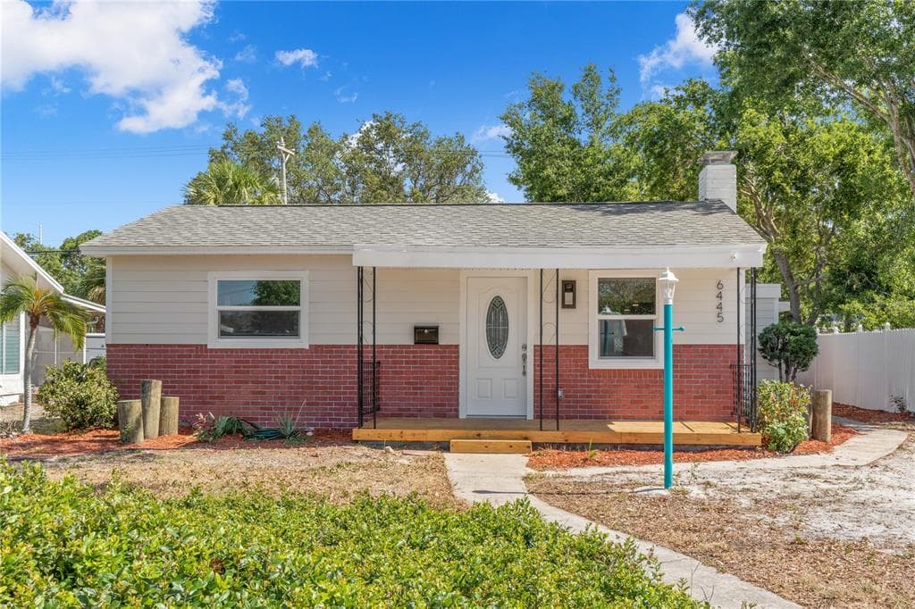 6445 2ND AVENUE S ST PETERSBURG, FL 33707