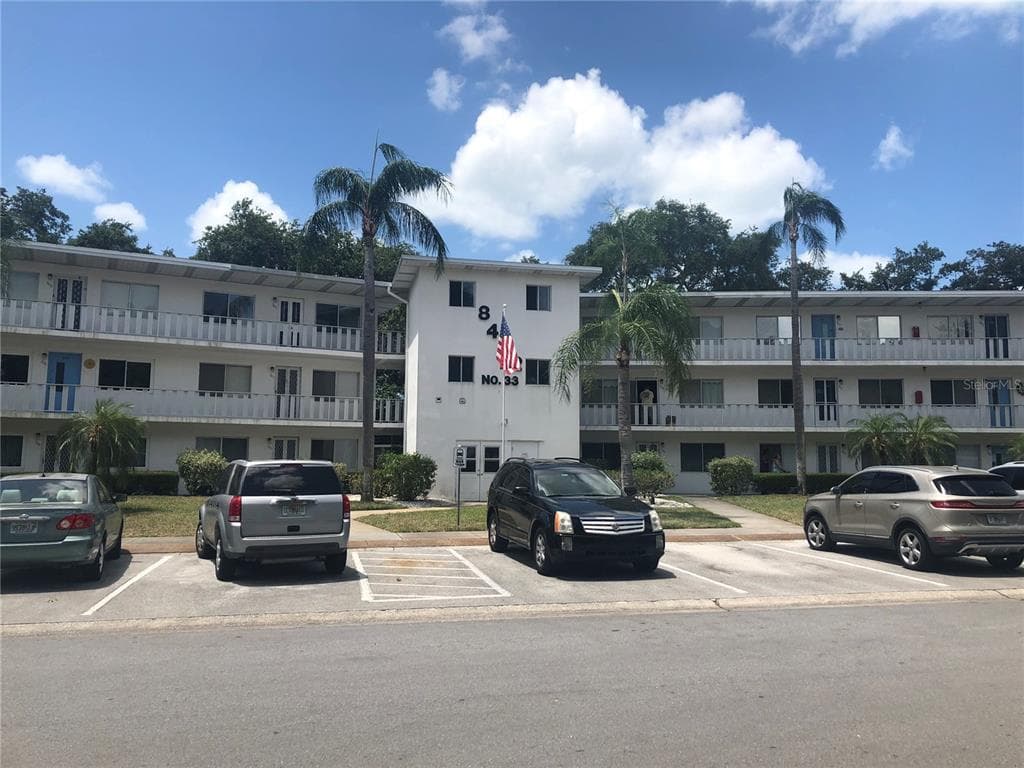 8402 111TH STREET UNIT 102 SEMINOLE, FL 33772