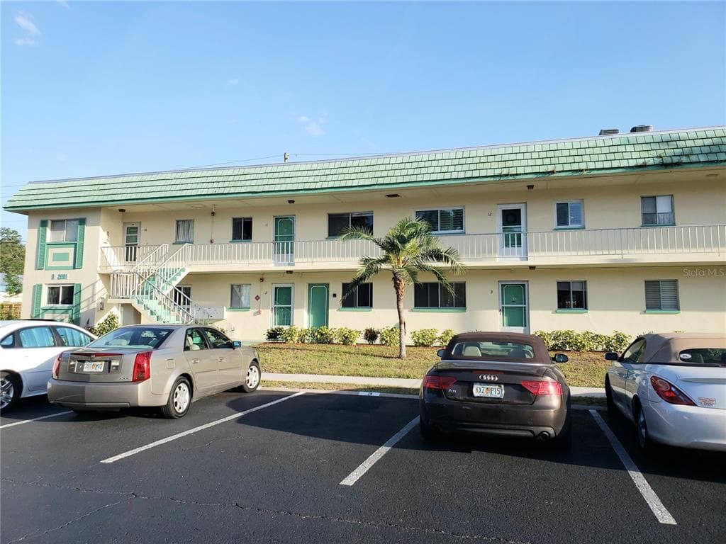 2001 GREENBRIAR BOULEVARD UNIT 12 CLEARWATER, FL 33763
