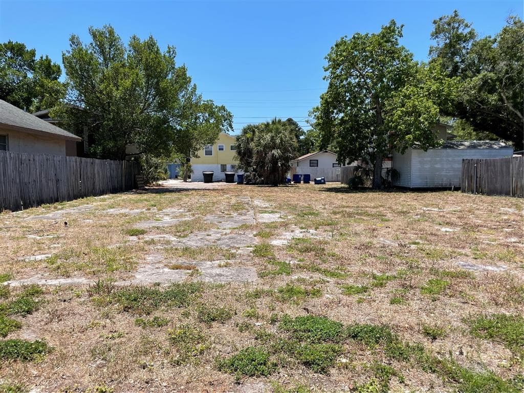 1668 28TH AVENUE N ST PETERSBURG, FL 33713