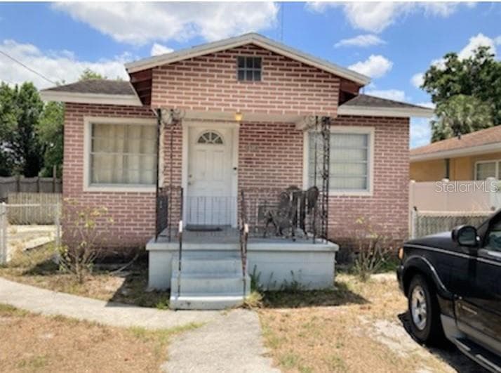 2710 W SAINT JOHN STREET TAMPA, FL 33607