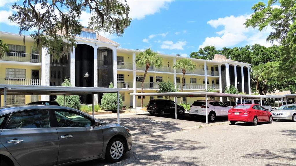1020 DELEON DRIVE UNIT 106 DUNEDIN, FL 34698