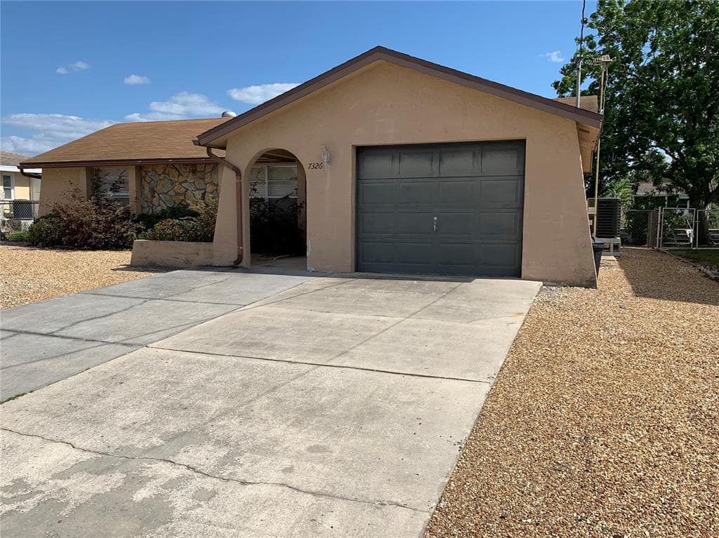 7326 HATTERAS DRIVE HUDSON, FL 34667