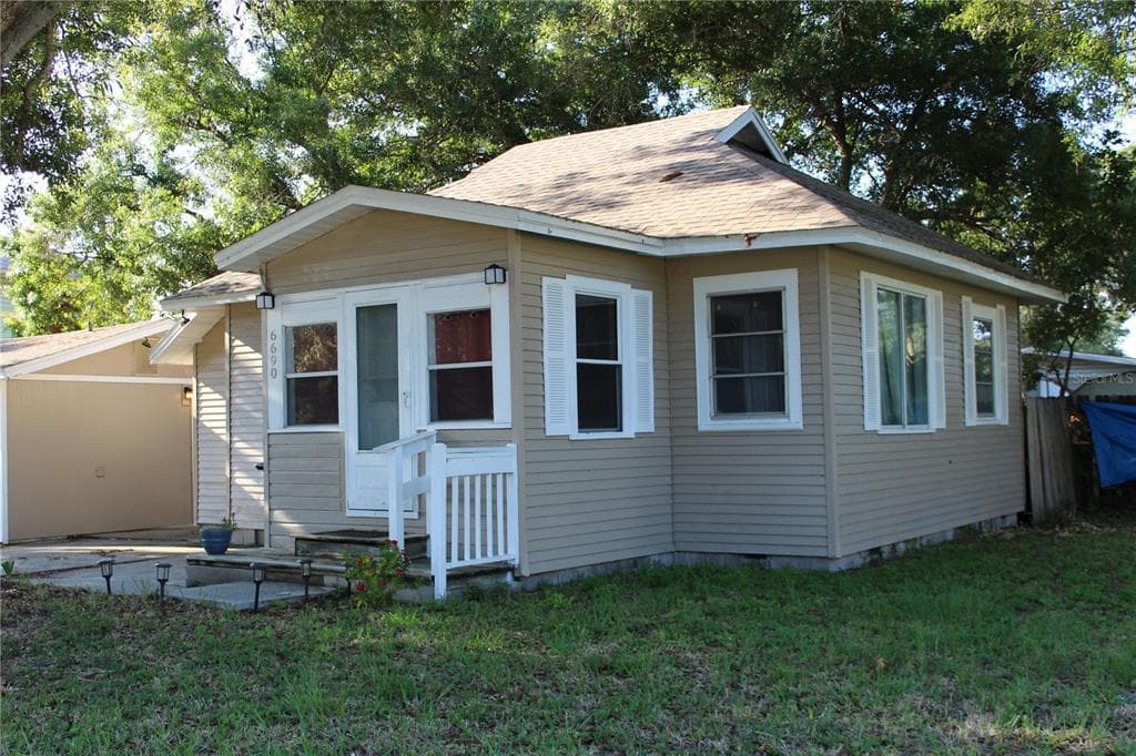 6690 50TH AVENUE N ST PETERSBURG, FL 33709