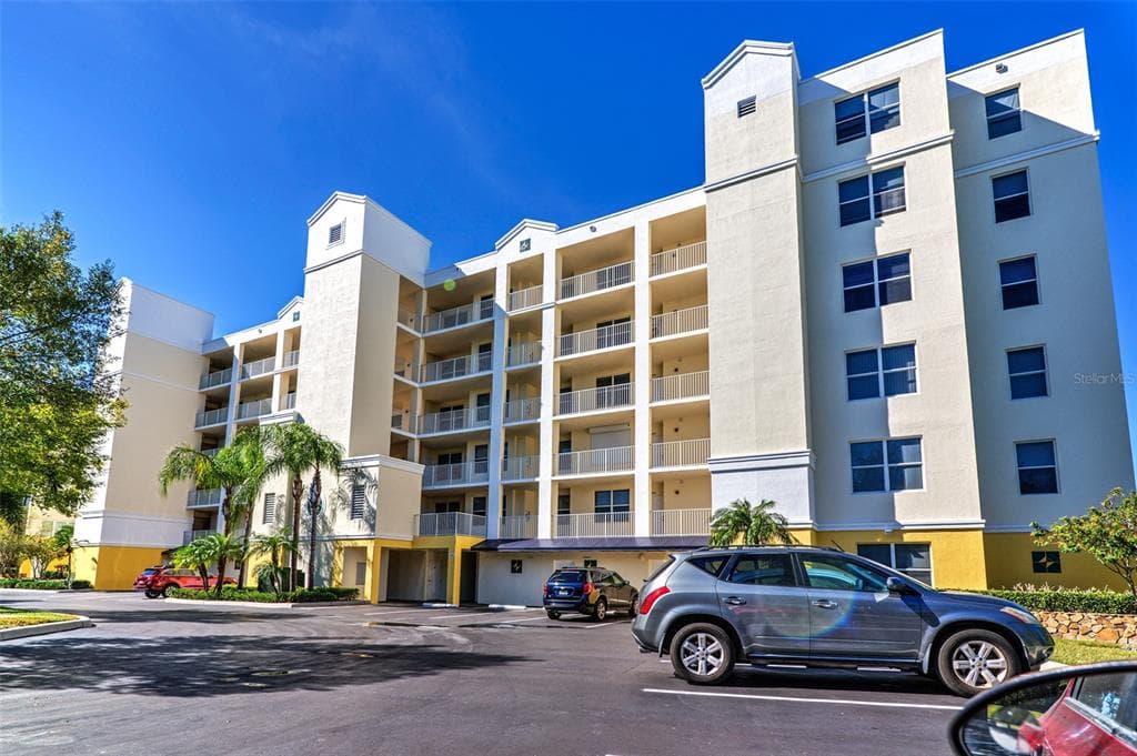 1200 COUNTRY CLUB DRIVE UNIT 6402 LARGO, FL 33771