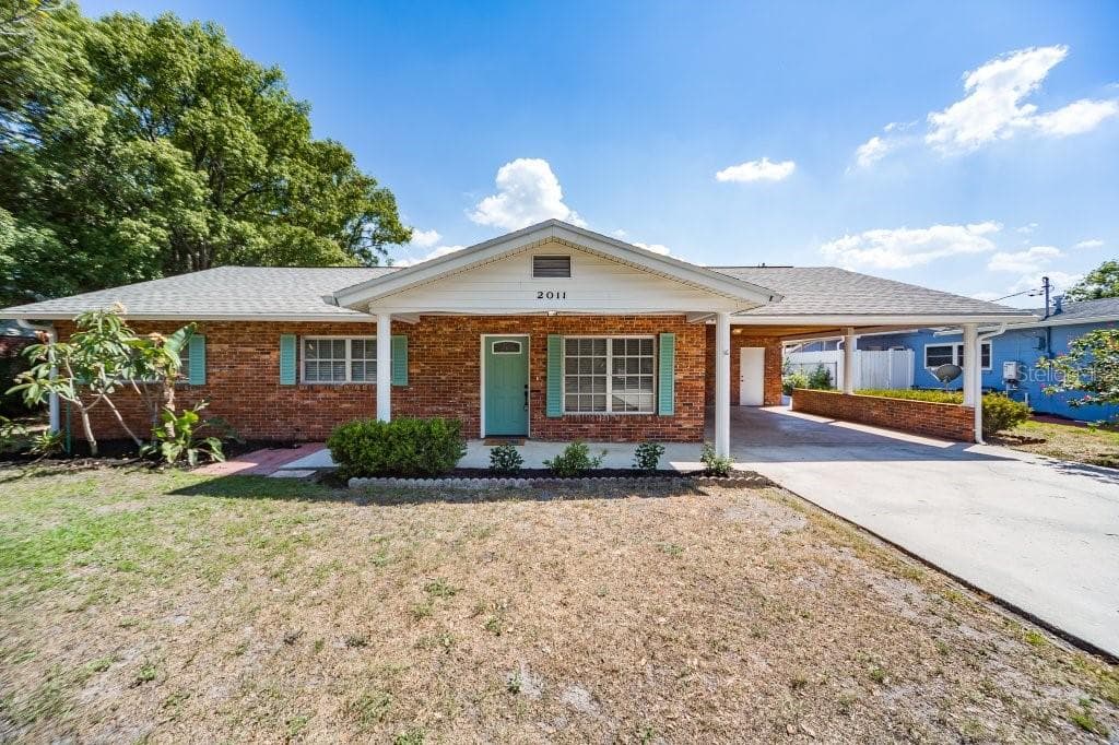 2011 HALLMARK COURT LAKELAND, FL 33803