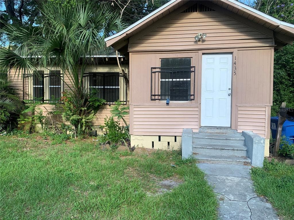 1435 14TH STREET S ST PETERSBURG, FL 33705