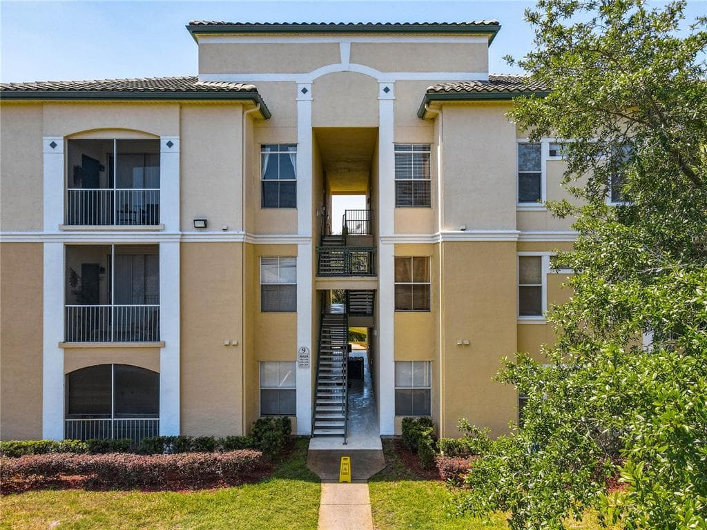 8818 DUNES COURT UNIT 9-306 KISSIMMEE, FL 34747