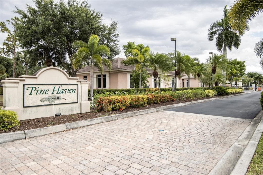 28220 PINE HAVEN WAY UNIT 64 BONITA SPRINGS, FL 34135