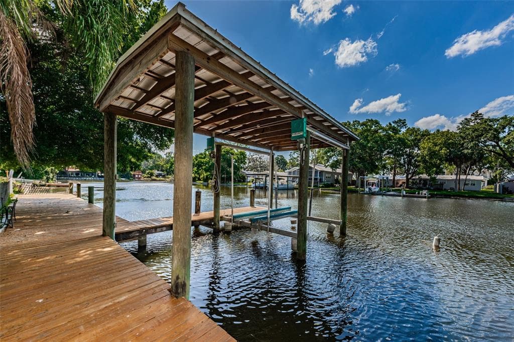 1154 LAGOON ROAD TARPON SPRINGS, FL 34689