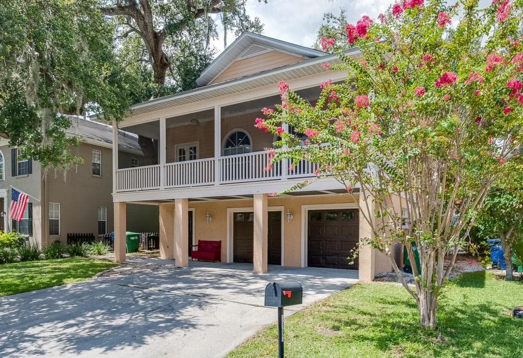 2907 W BAY VIEW AVENUE TAMPA, FL 33611