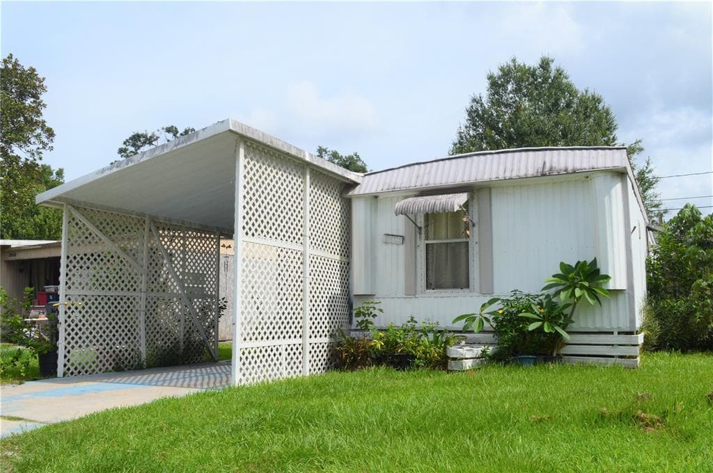 3306 PEACHTREE HILL ROAD LAKELAND, FL 33801