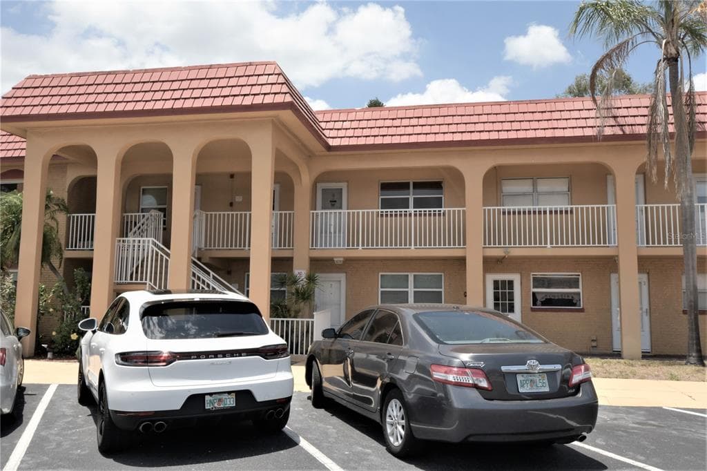 1300 S HERCULES AVENUE UNIT 2 CLEARWATER, FL 33764
