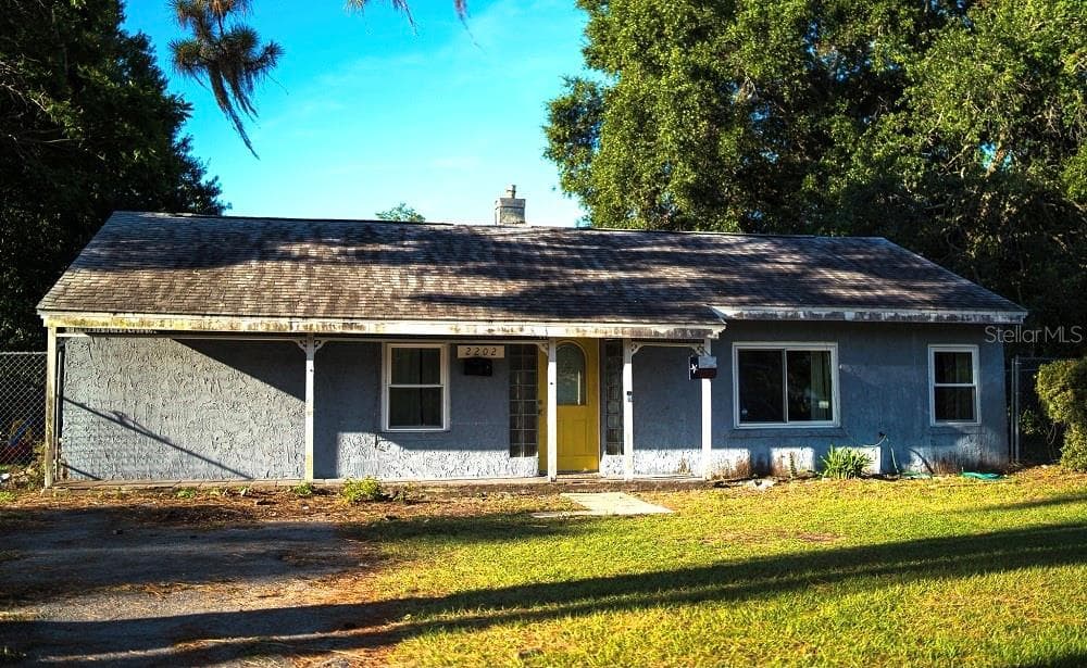 2202 2ND AVENUE E BRADENTON, FL 34208