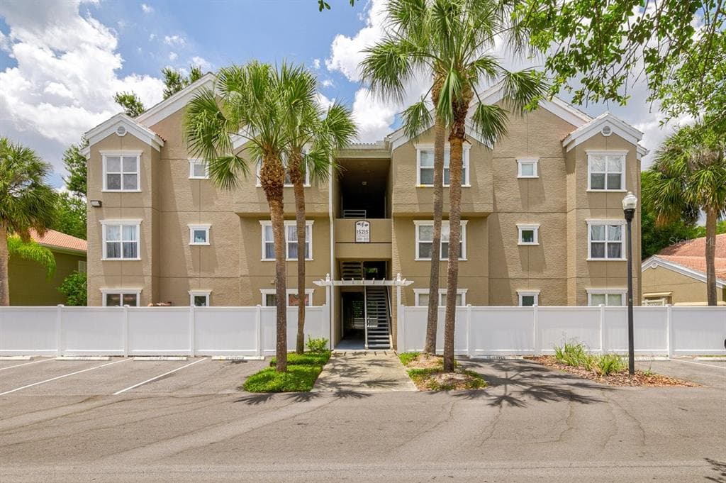 15215 AMBERLY DRIVE UNIT 204 TAMPA, FL 33647