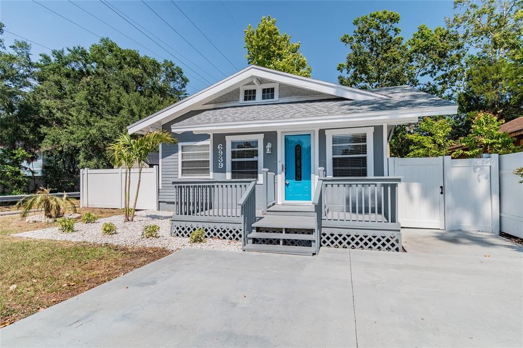 6939 3RD STREET N ST PETERSBURG, FL 33702