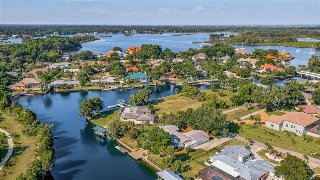 513 SW 1ST COURT CRYSTAL RIVER, FL 34429