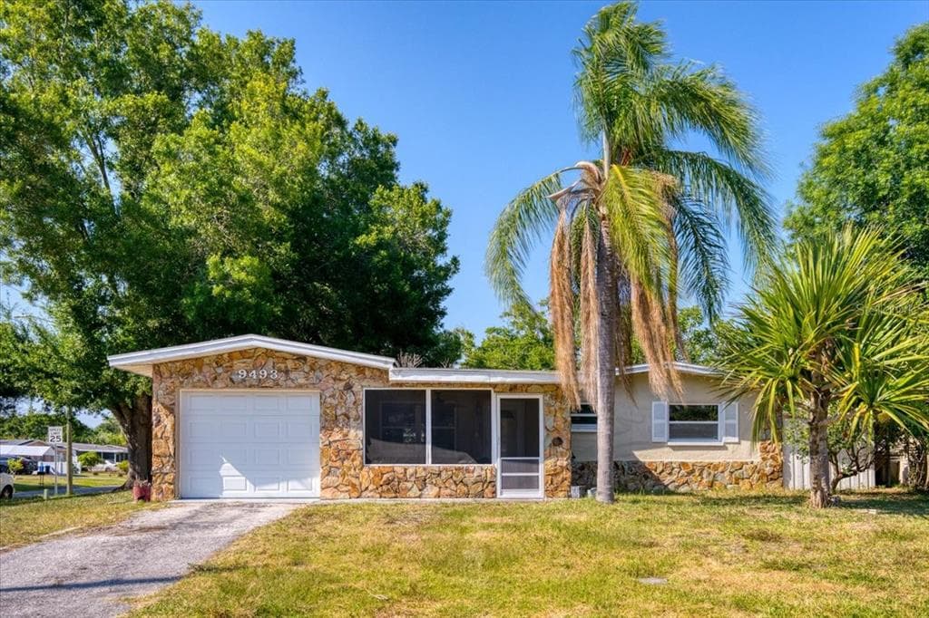 9493 51ST WAY N PINELLAS PARK, FL 33782
