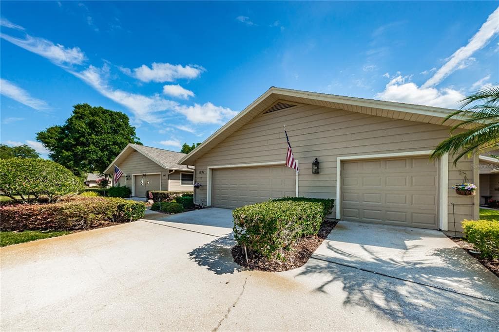 1057 ROYAL TROON COURT TARPON SPRINGS, FL 34688