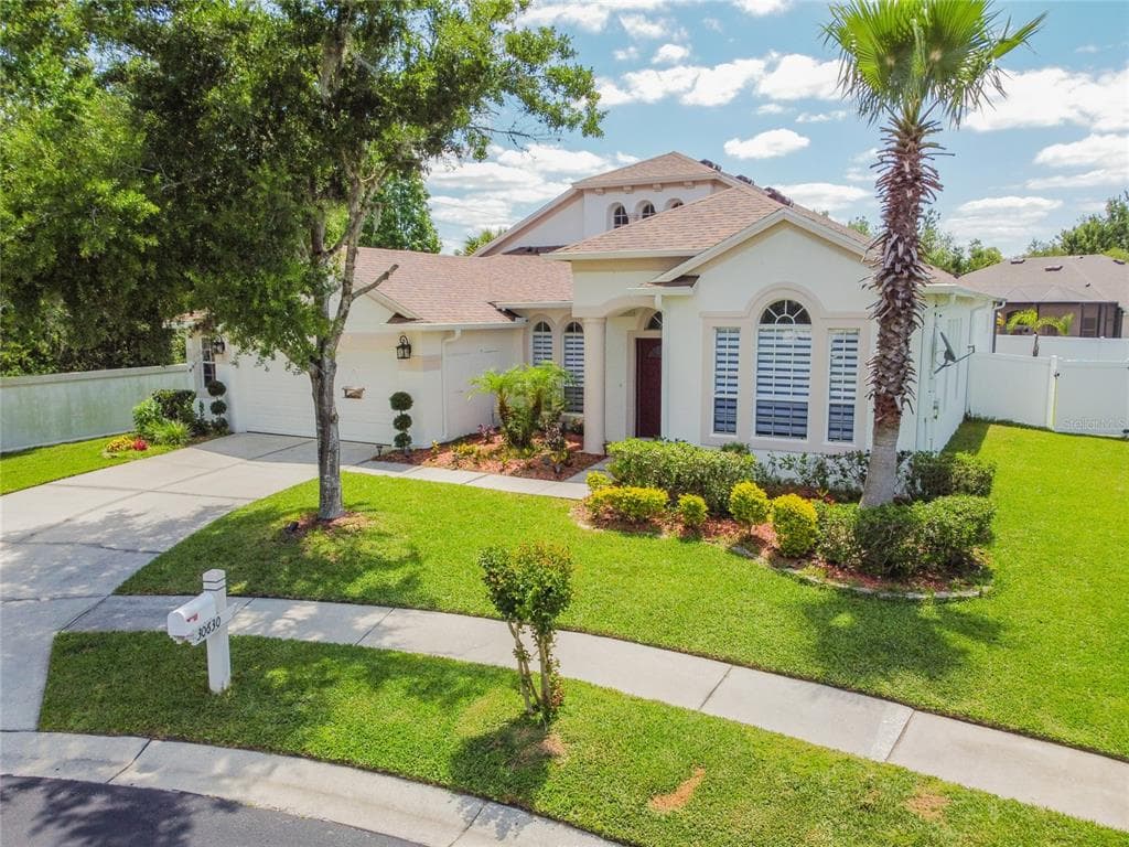 30630 BITTSBURY COURT WESLEY CHAPEL, FL 33543