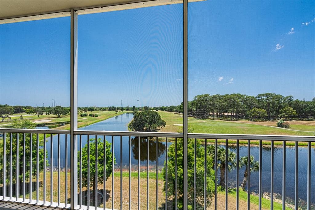 1200 COUNTRY CLUB DRIVE UNIT 2305 LARGO, FL 33771