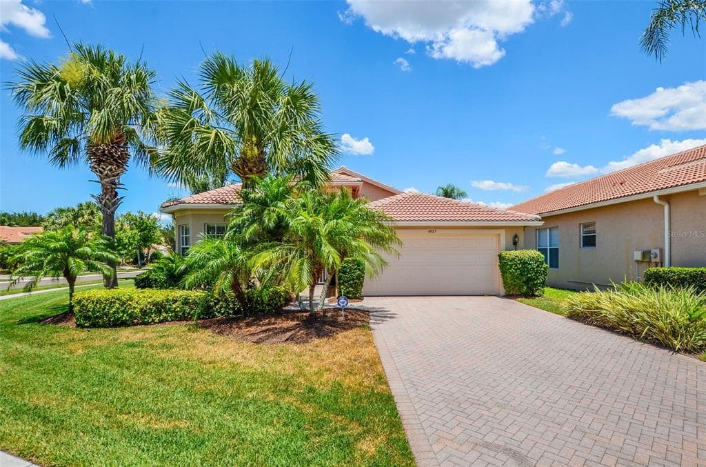 4927 SANDY BROOK CIRCLE WIMAUMA, FL 33598