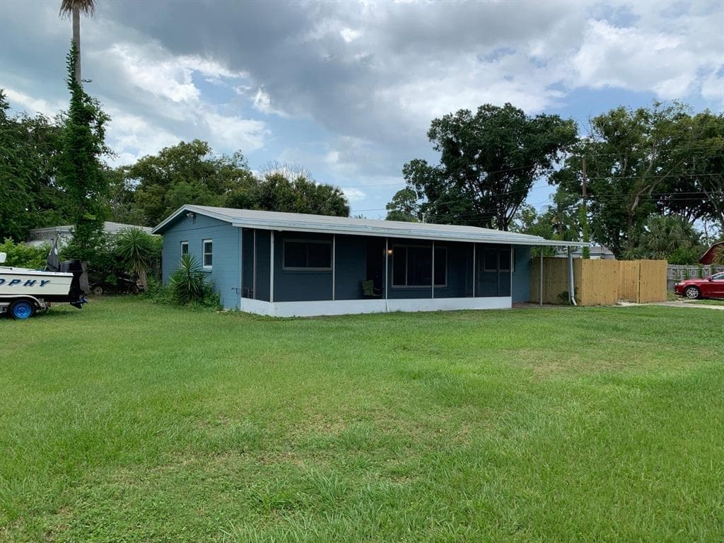 701 SUNSET DRIVE TARPON SPRINGS, FL 34689