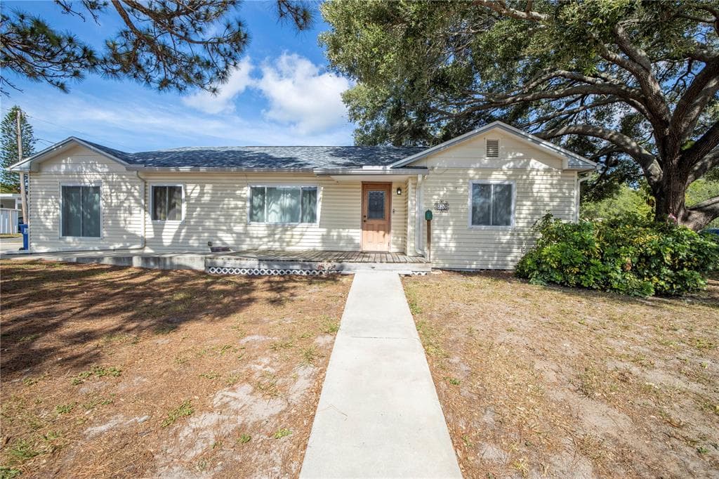 220 62ND STREET N ST PETERSBURG, FL 33710