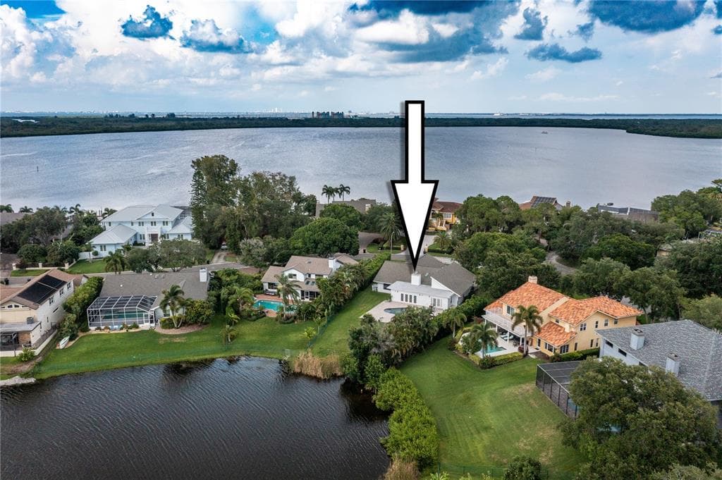 849 APALACHEE DRIVE NE