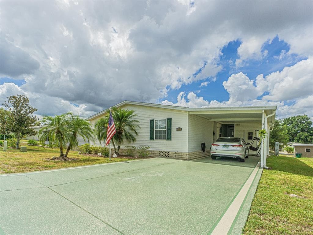 37650 LORENA AVENUE ZEPHYRHILLS, FL 33541