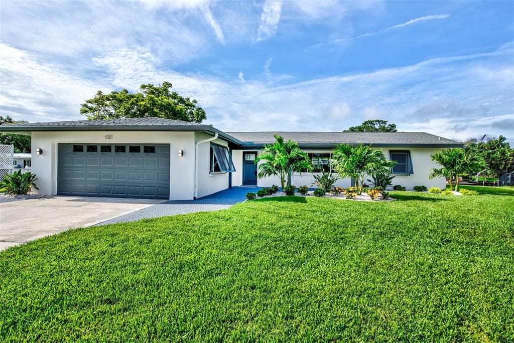 5101 HUNTINGTON CIRCLE NE ST PETERSBURG, FL 33703