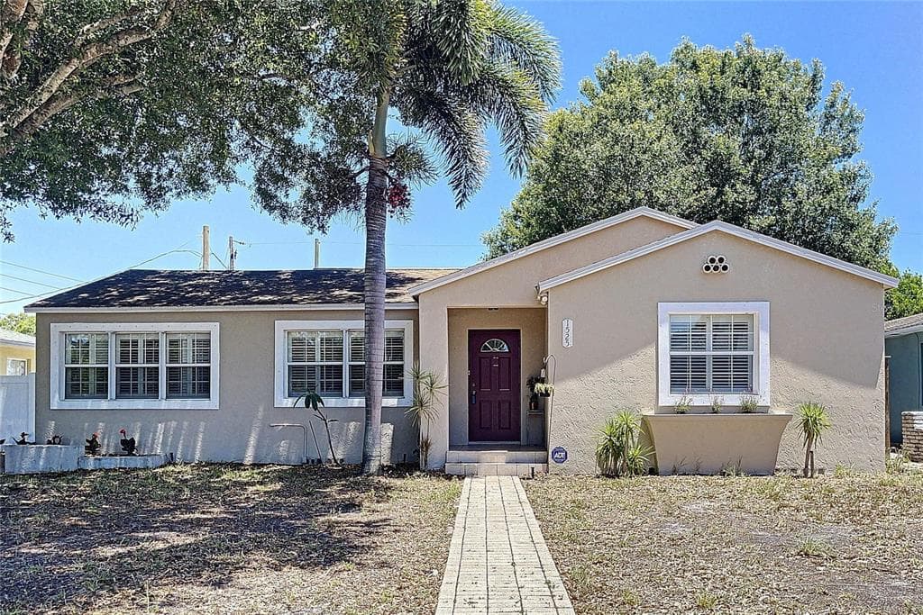 1525 26TH AVENUE N ST PETERSBURG, FL 33704