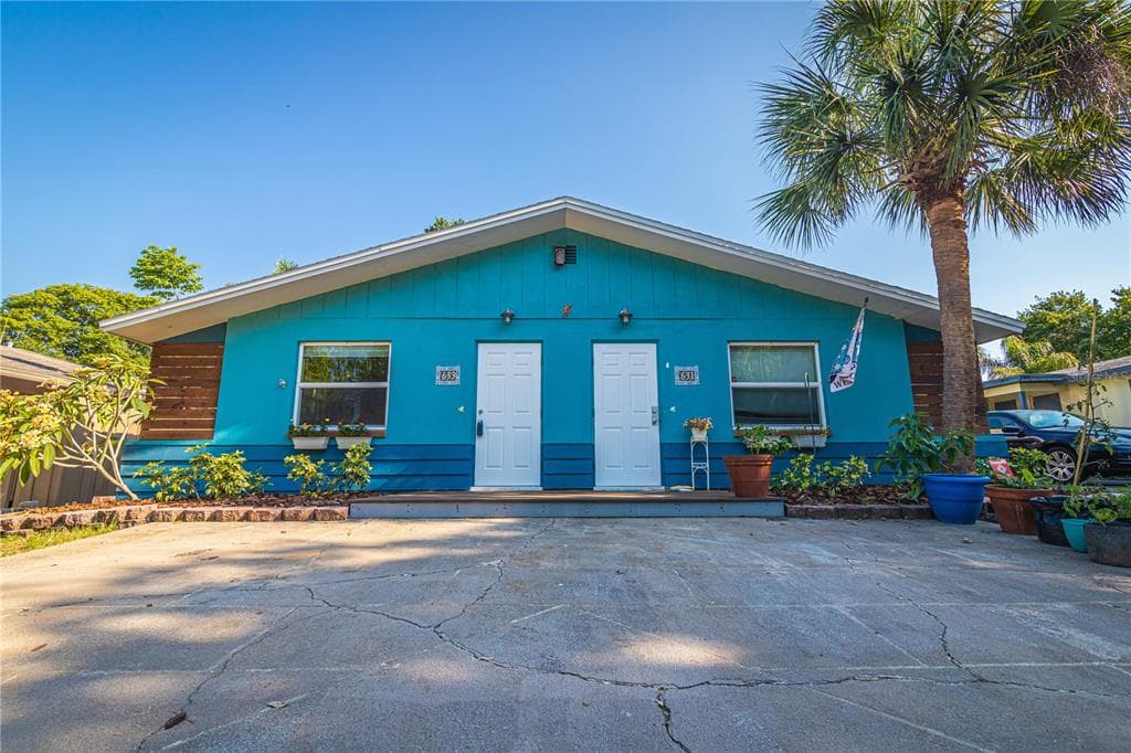 633 LYNDHURST STREET DUNEDIN, FL 34698