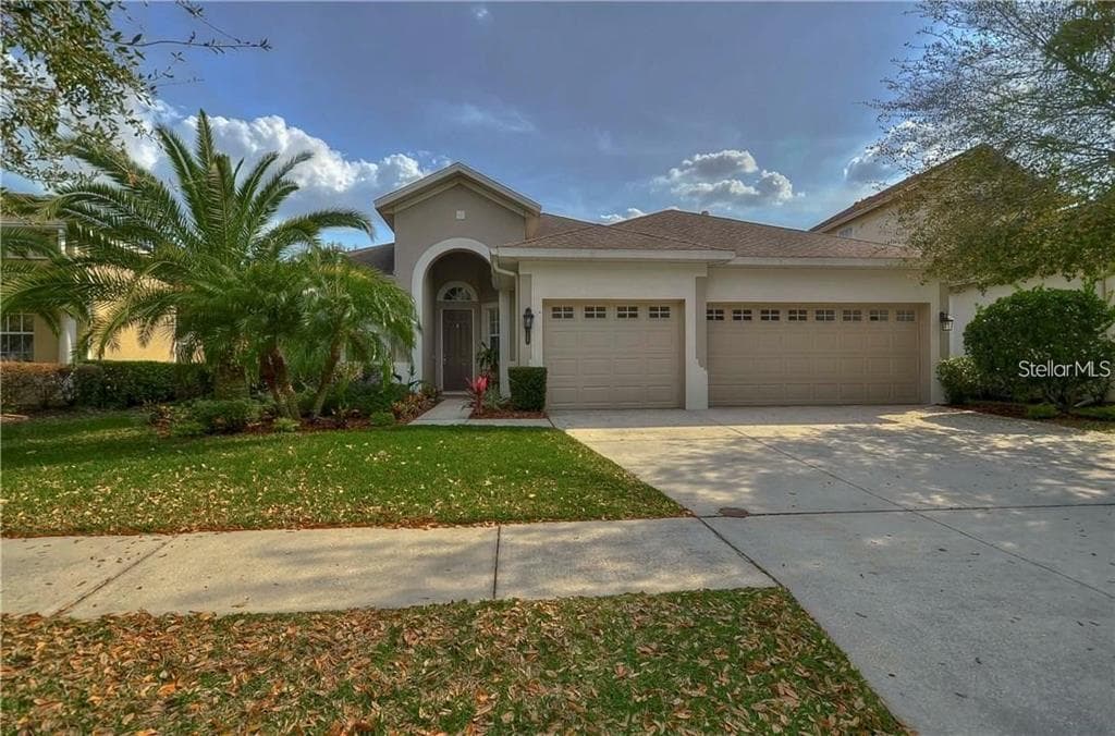 8323 OLD TOWN DRIVE TAMPA, FL 33647