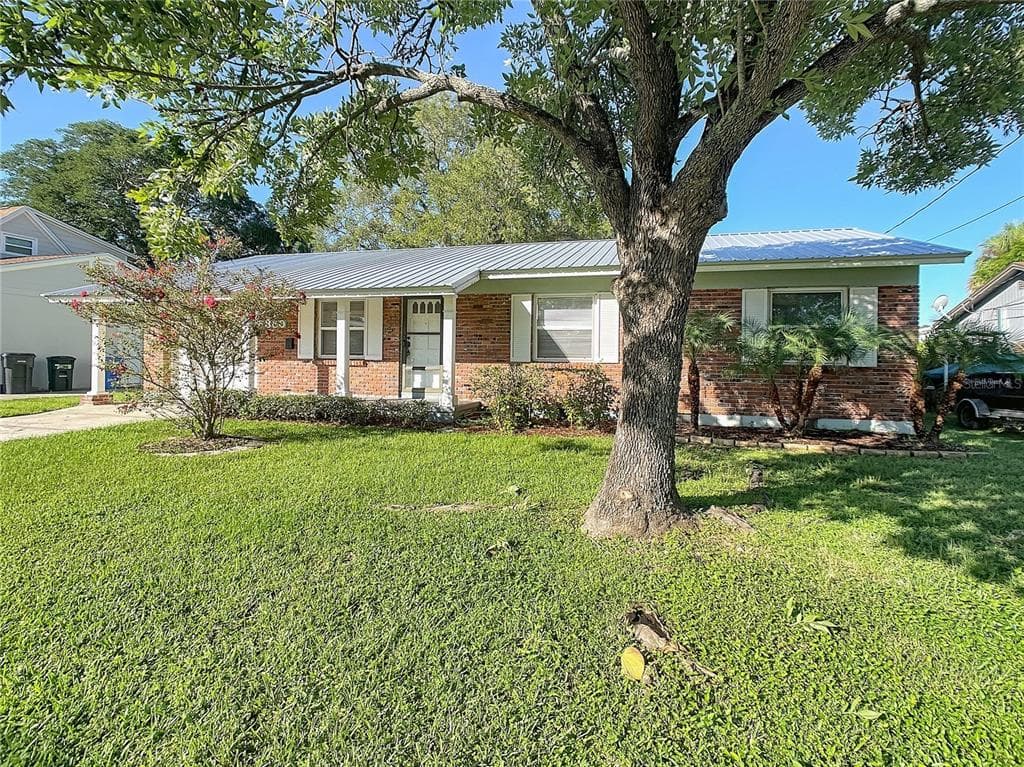 8330 ARCHWOOD CIRCLE TAMPA, FL 33615