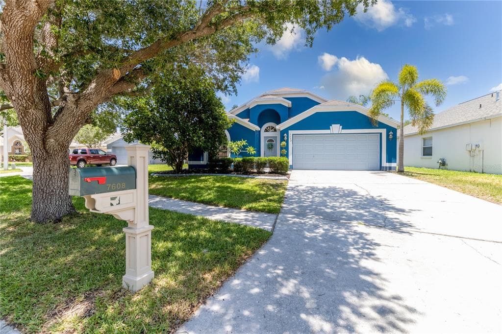 7608 HAMPSHIRE GARDEN PLACE