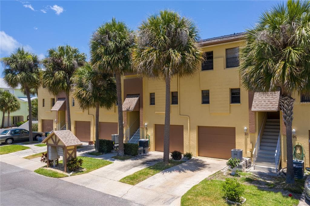 314 WINDRUSH BOULEVARD UNIT 12 INDIAN ROCKS BEACH, FL 33785