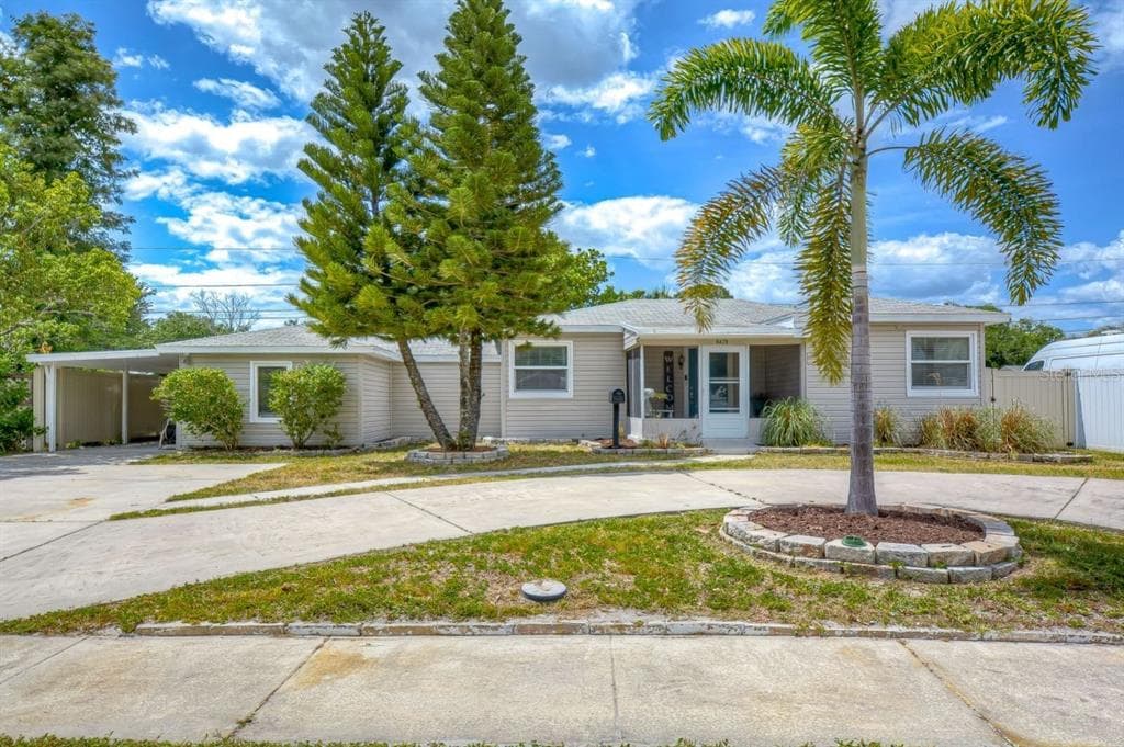 8428 TOBAY ROAD N ST PETERSBURG, FL 33702
