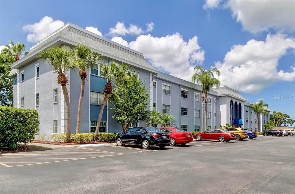 1706 BELLEAIR FOREST DRIVE UNIT 340 BELLEAIR, FL 33756