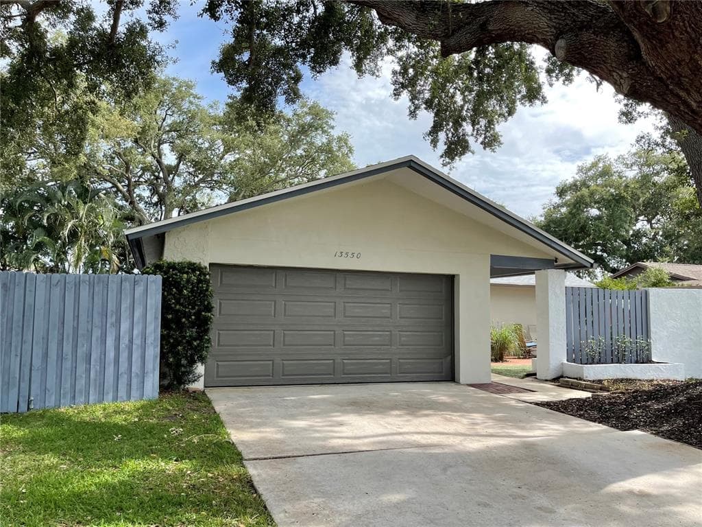 13550 SAN RAFAEL DRIVE LARGO, FL 33774